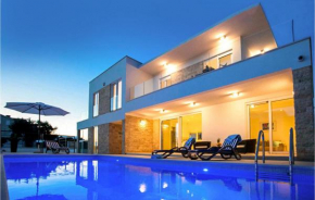 Villa Crystal Blue